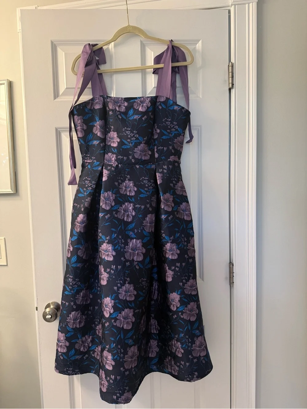NWT Sugarlips Floral Jacquard Tie-Shoulder Pleated Midi Dress - Picture 8 of 15